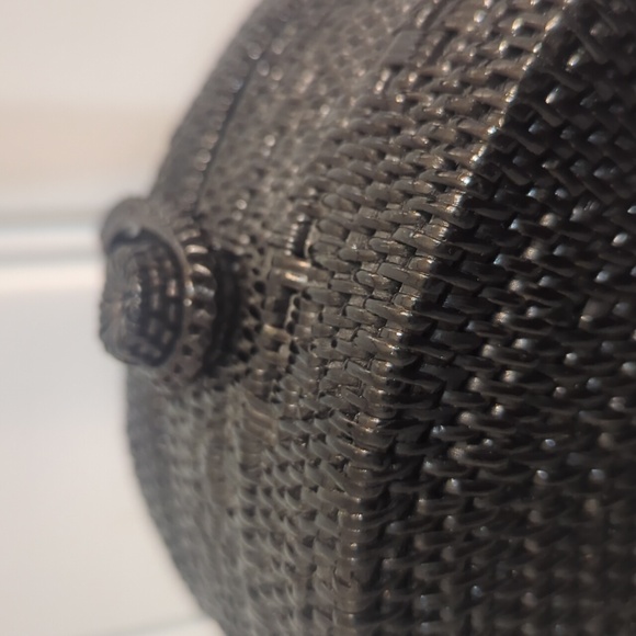 Bosom Buddy Circular Straw Handbag - Picture 8 of 10